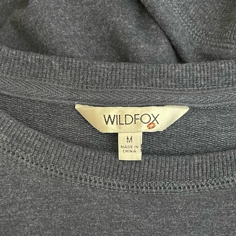 Wildfox Sweatshirt Crewneck Size Medium Social Long Sleeve Side Slits Soft - Picture 8 of 10
